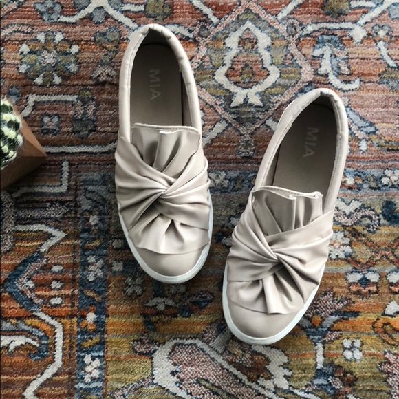 Mia Shoes - Blush Slip On Sneakers